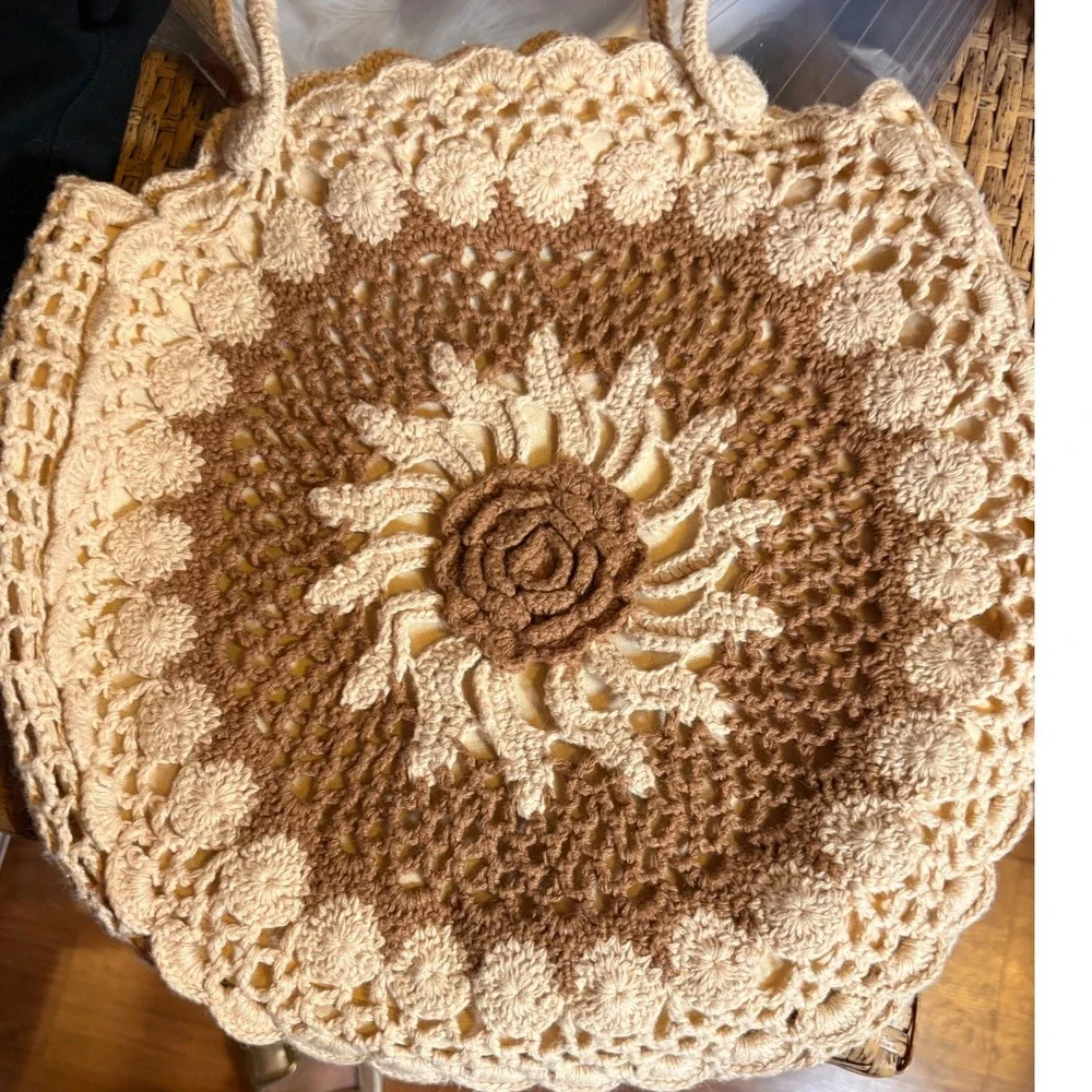 Bebe Crochet Shoulder Bag Women Medium Tan Cream Good Boho Sunburst Rose Circle